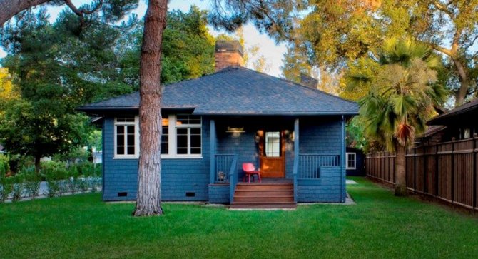 Даже небольшой дачный домик может быть уютным и функциональным