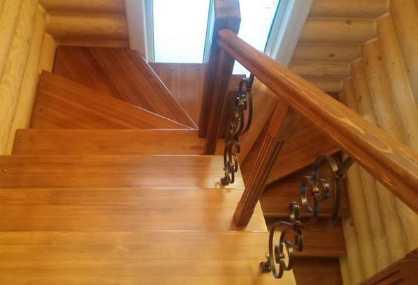 Для того чтобы сделать расчет поворотной лестницы, следует использовать специально предназначенную для этого программу