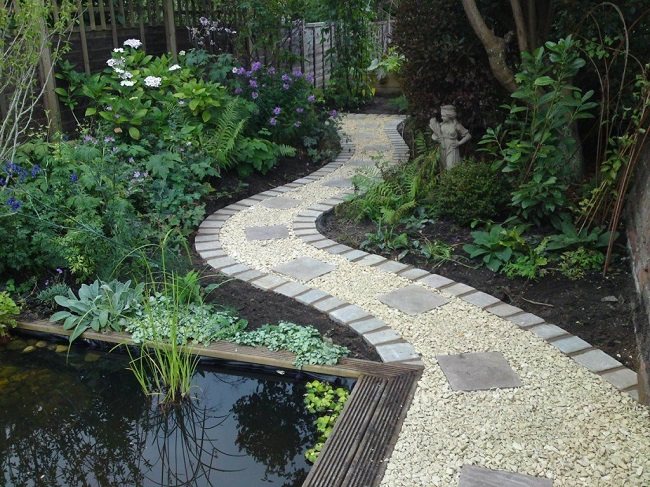 дорожки засыпанные галькой