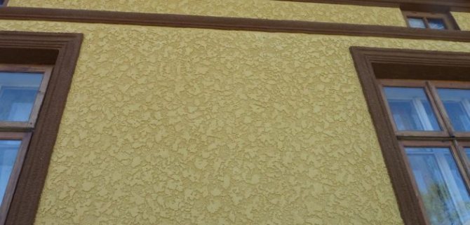 Фасад дома шубой | Окраска фасада цветной штукатуркой