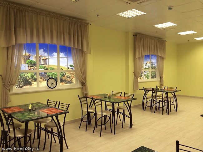 имитация окон с подсветкой в столовой