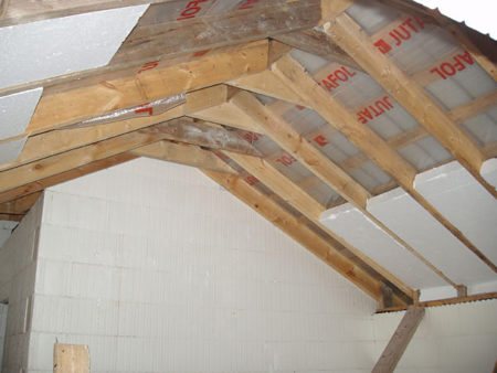 Как прикрепить пенопласт к потолку