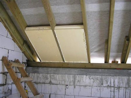 Как прикрепить пенопласт к потолку