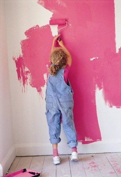 Какой краской можно красить бумажные обои