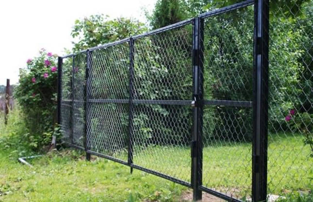 Калитка и ворота из сетки рабицы в черном цвете