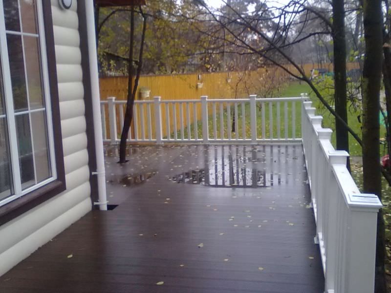 Крыльцо кирпичного дома