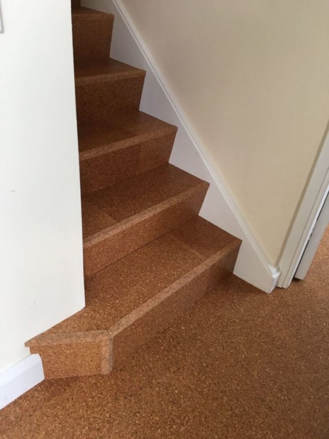 пробковое покрытие на лестницу