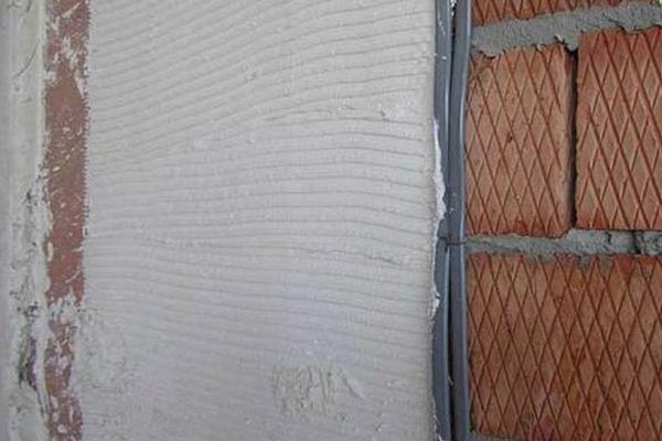 Известковая штукатурка на кирпич Известковая штукатурка на кирпич