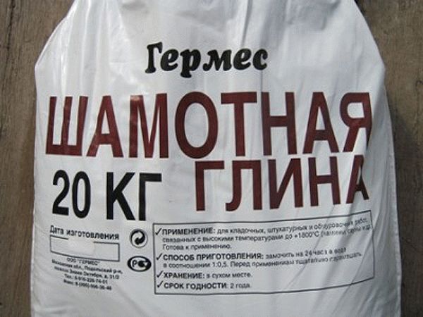 Шамотная глина Шамотная глина свободно реализуется в строительных магазинах, поэтому купить ее не составит труда