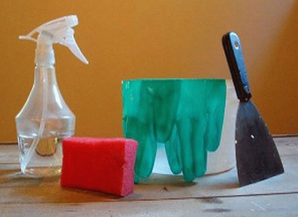 Как снять обои Приспособления, которые потребуются для снятия старых обоев