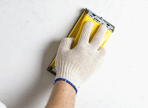 Шлифовка шпаклевки При шлифовке шпаклевки следует избегать сильных надавливаний на поверхность