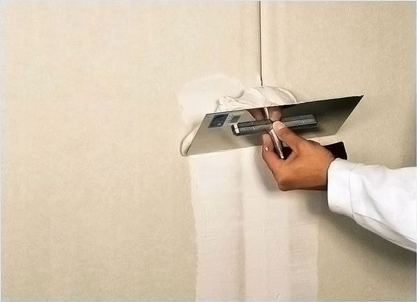 Шпаклевка стыков между листами гипсокартона Шпаклевка стыков между листами гипсокартона