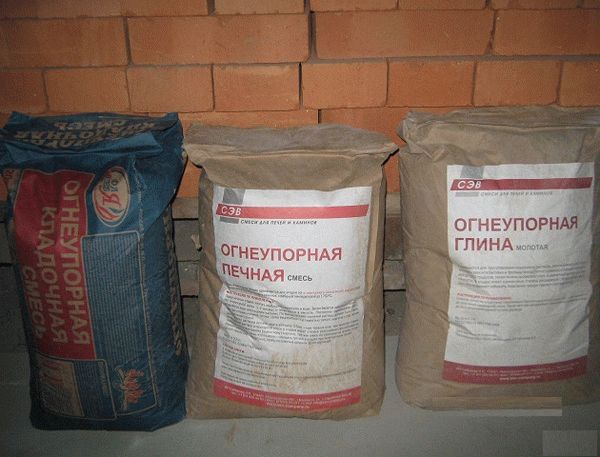 Огнеупорные смеси При работе с печами (кладкой, отделкой) нужно использовать огнеупорные смеси