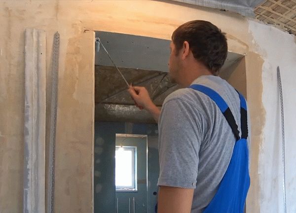 Подготовка углов Подготовка углов заключается в их очистке и грунтовании