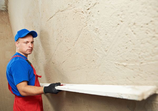 Штукатурка стен Штукатурка стен способно решить несколько задач: выравнивание поверхности, тепло- и звукоизоляция, повышение адгезии, а также может являться финишной декоративной отделкой