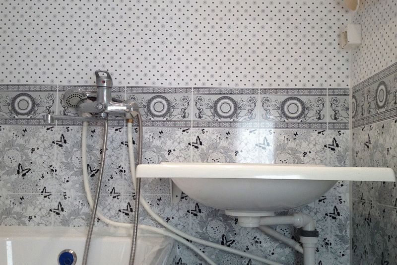 Пластиковые панели Современные панели ПВХ имеют красивый внешний вид, а также множество других достоинств