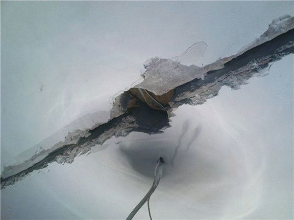 Стыки между плитами перекрытия Стыки между плитами перекрытия подлежат заделке независимо от конечной отделки потолка