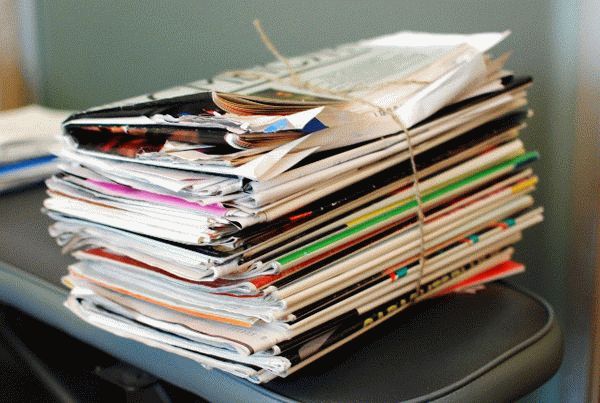 Макулатура Не спешите выбрасывать макулатуру, ее с успехом можно применить для изготовления декоративной отделки для стен