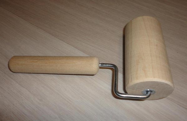 Валик из деревянной скалки Валик из деревянной скалки