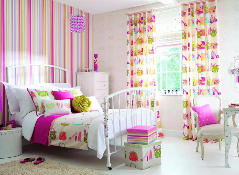 Яркий интерьер детской комнаты Десятилетние девочки при оформлении своей комнаты часто выбирают яркие цвета