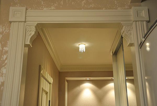 Лепнина из полиуретана Оформление дверного проема с помощью полиуретановых декоративных элементов