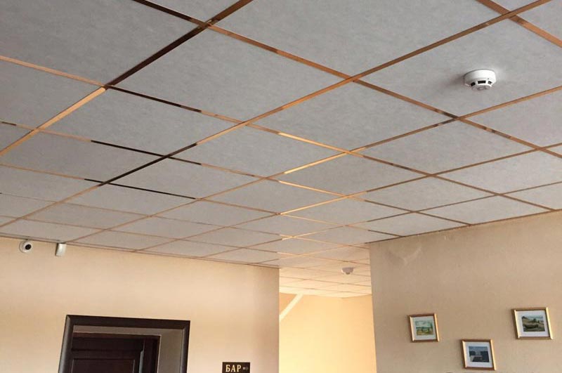 Плиточный потолок Плиточный потолок