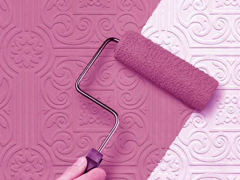 Покраска флизелиновых обоев Флизелиновые обои имеют множество преимуществ, одним из которых является многоразовая покраска