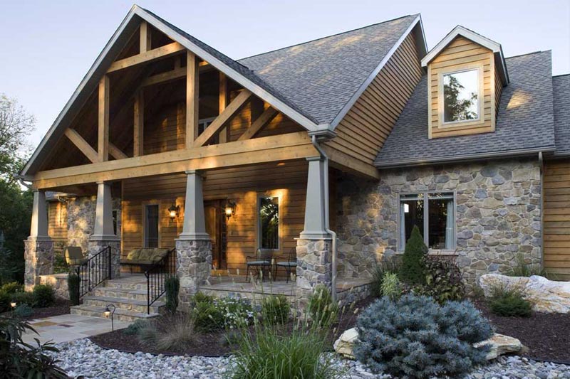 Отделка натуральным камнем Натуральный отделочный камень отличается значительным весом и высокой стоимостью, поэтому обычно используется в комбинации с другими материалами