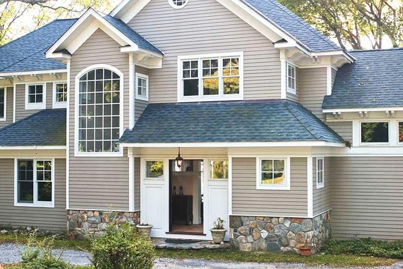 Обшивка сайдингом Обшивка сайдингом - разнообразие вариантов и легкость монтажа