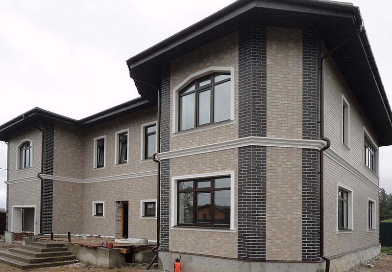 Облицовка фасада плиткой Облицовка фасада плиткой - устойчивость к атмосферным воздействиям и отличный декоративный вид