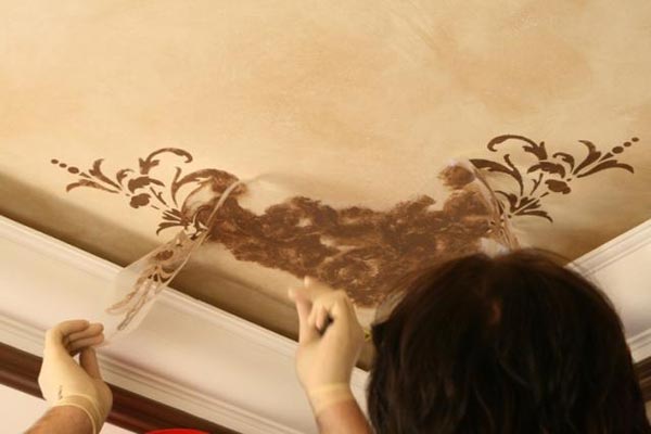 Окрашивание с помощью трафарета Окрашивание с помощью трафарета