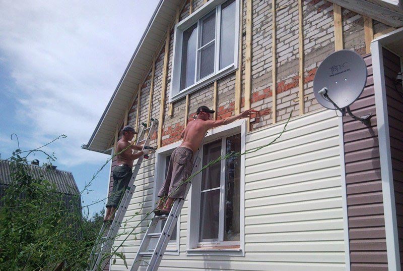 Деревянная обрешетка Устройство взаимосвязанной обрешетки между фасадом и фронтоном