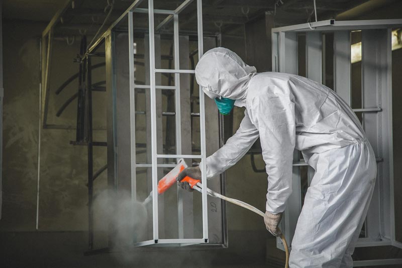 Распыление порошка без средств индивидуальной защиты опасно для здоровья