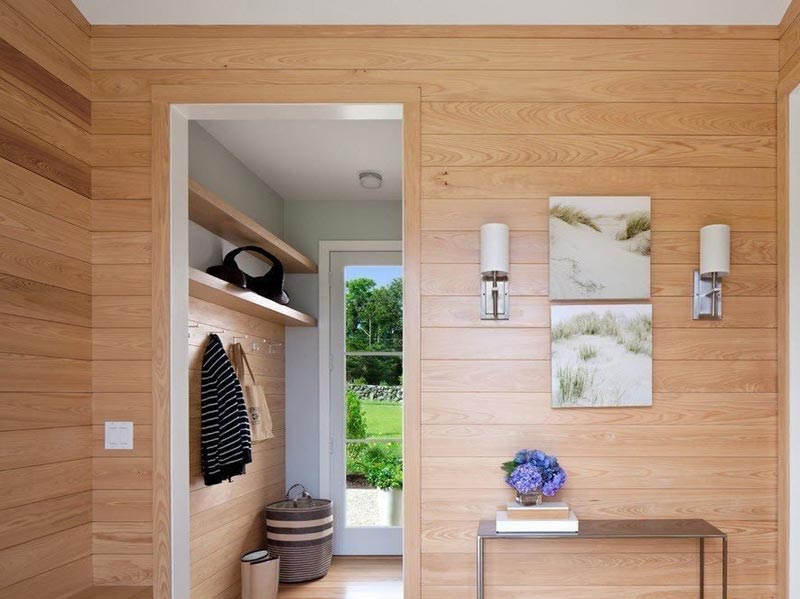 Горизонтальная отделка прихожей МДФ