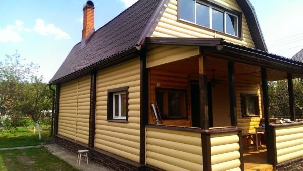 Виниловый сайдинг наиболее доступен по цене