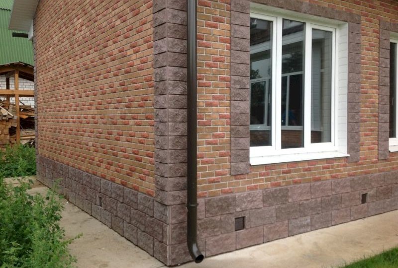 Цокольная плитка на фасаде