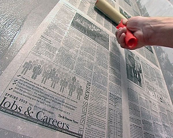 Снятие водоэмулисионной краски Снятие водоэмулисионной краски при помощи газет и клея