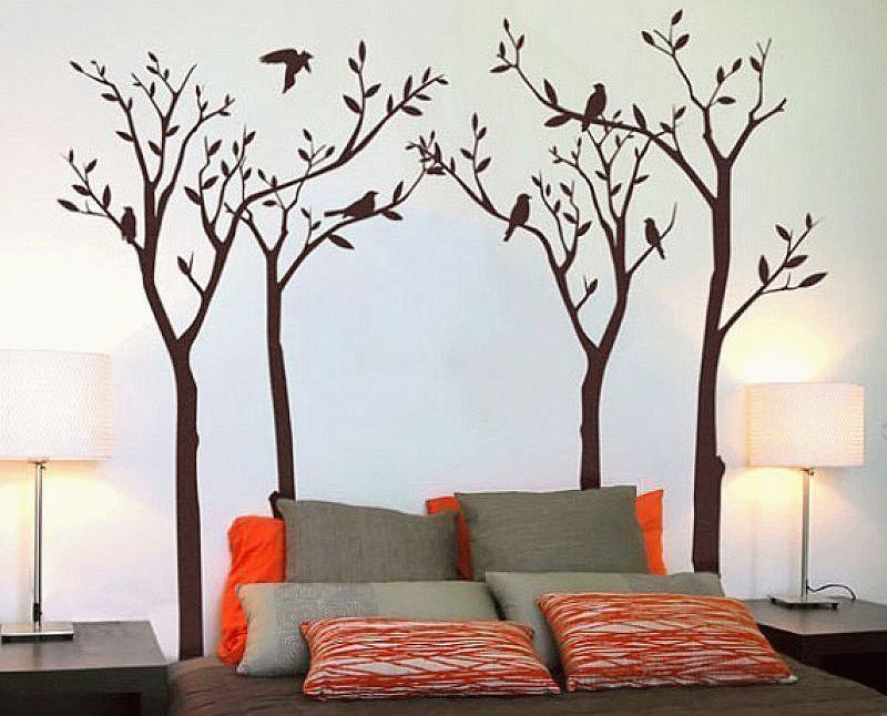 Виниловые наклейки Виниловые наклейки - наиболее простой и практичный вариант создания декоративного дерева в интерьере