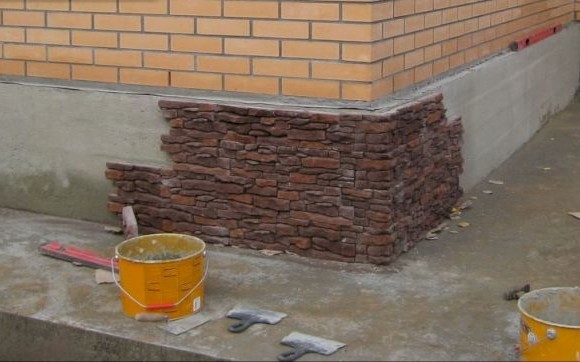 Монтаж камня на клей