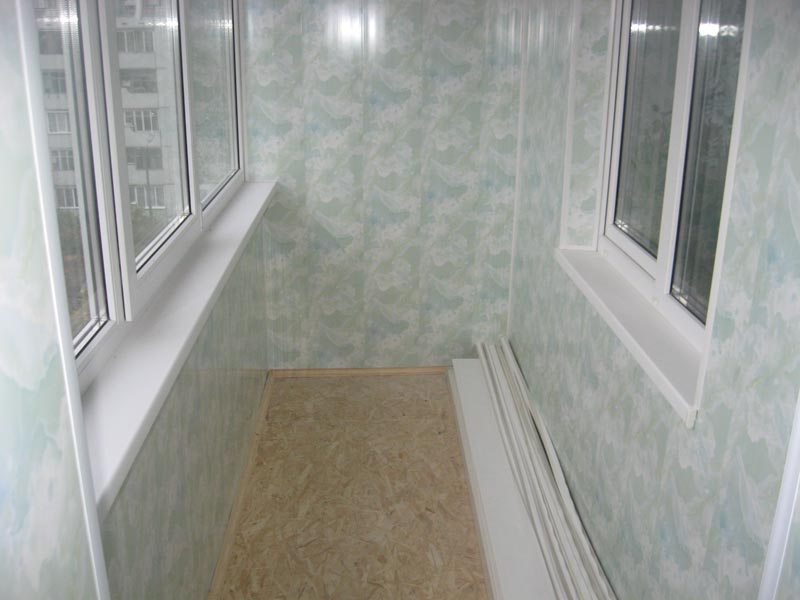 Отделка балкона пластиковыми панелями Отделка балкона пластиковыми панелями