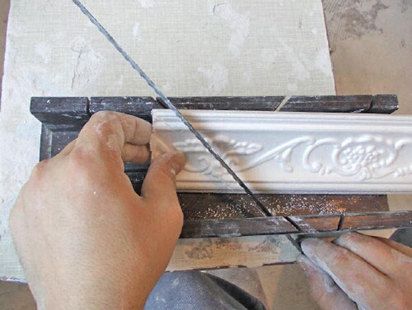 Стусло для подрезки плинтуса Стусло для подрезки плинтуса