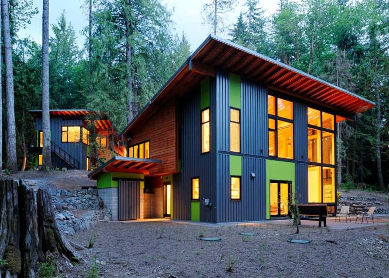 Отделка профнастилом Частичная отделка фасада профнастилом