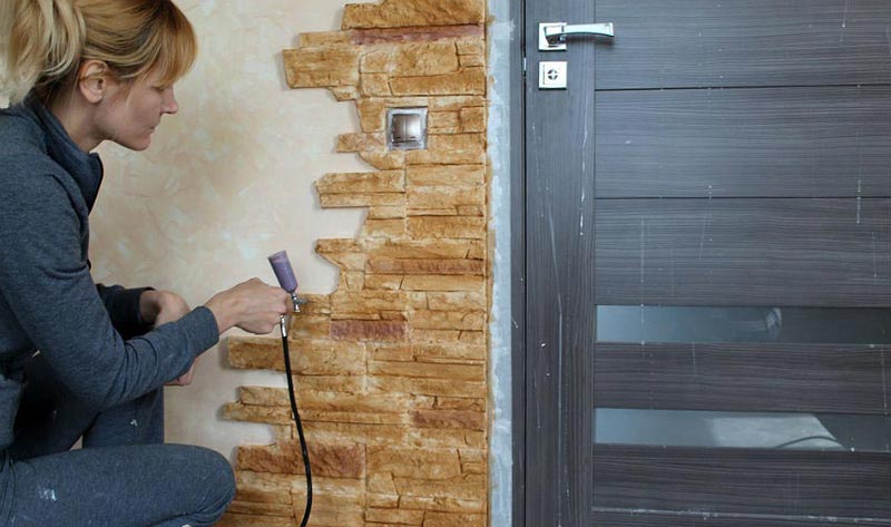 Нанесение краски аэрографом Для более точной проработки деталей вместо краскопульта лучше использовать аэрограф