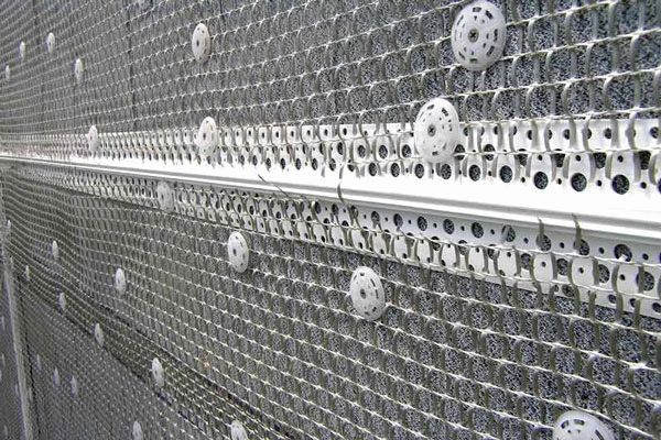 Установка металлической армирующей сетки Установка металлической армирующей сетки