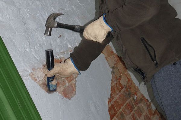 Удаление старой штукатурки Удаление старой штукатурки