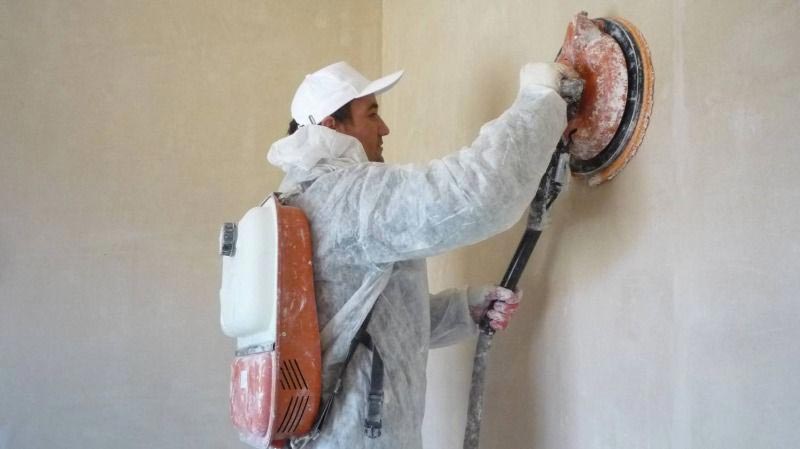 Машинка для затирки штукатурки Затирка штукатурки механизированным способом